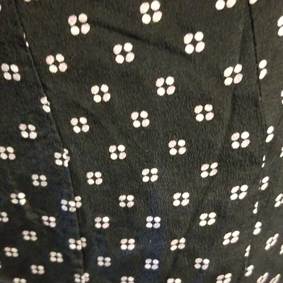 Preowned Gap black skirt sz 4 - Picture 2 of 3